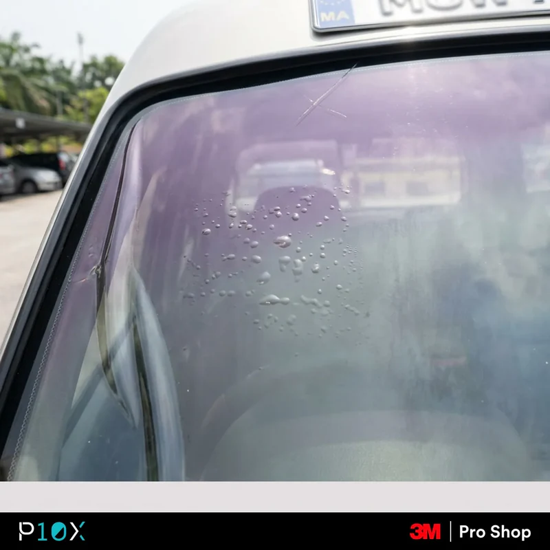 Retint car windows Malaysia guide showing five signs of window tint failure including bubbling, discolouration, haze, heat loss, and scratches